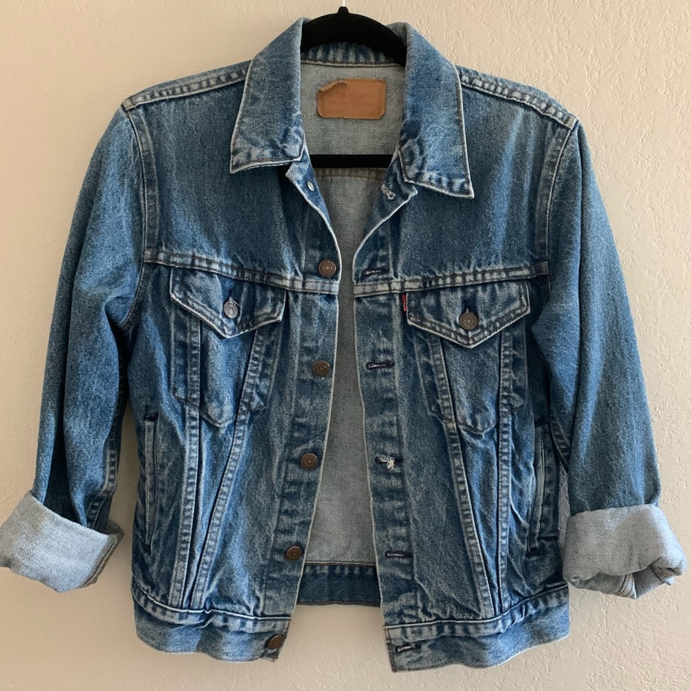 ✨Vintage Levi’s Denim Jacket✨